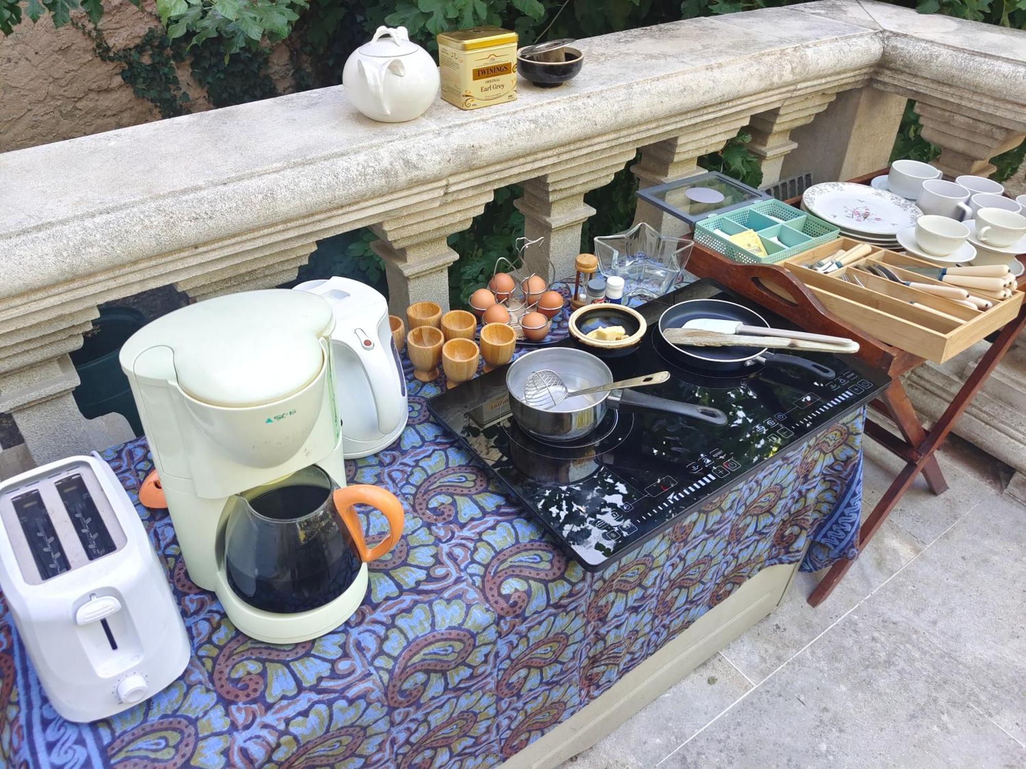 Rue Du Chateau A Cabrieres D'Avignon Bed & Breakfast Exterior foto